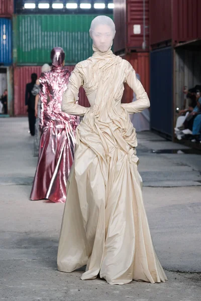 Look 29